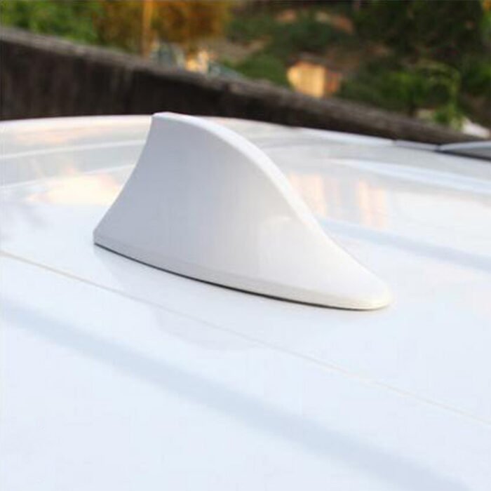 Antena auto activa AM - FM tip "SHARK TAIL" culoare ALB - imagine 1