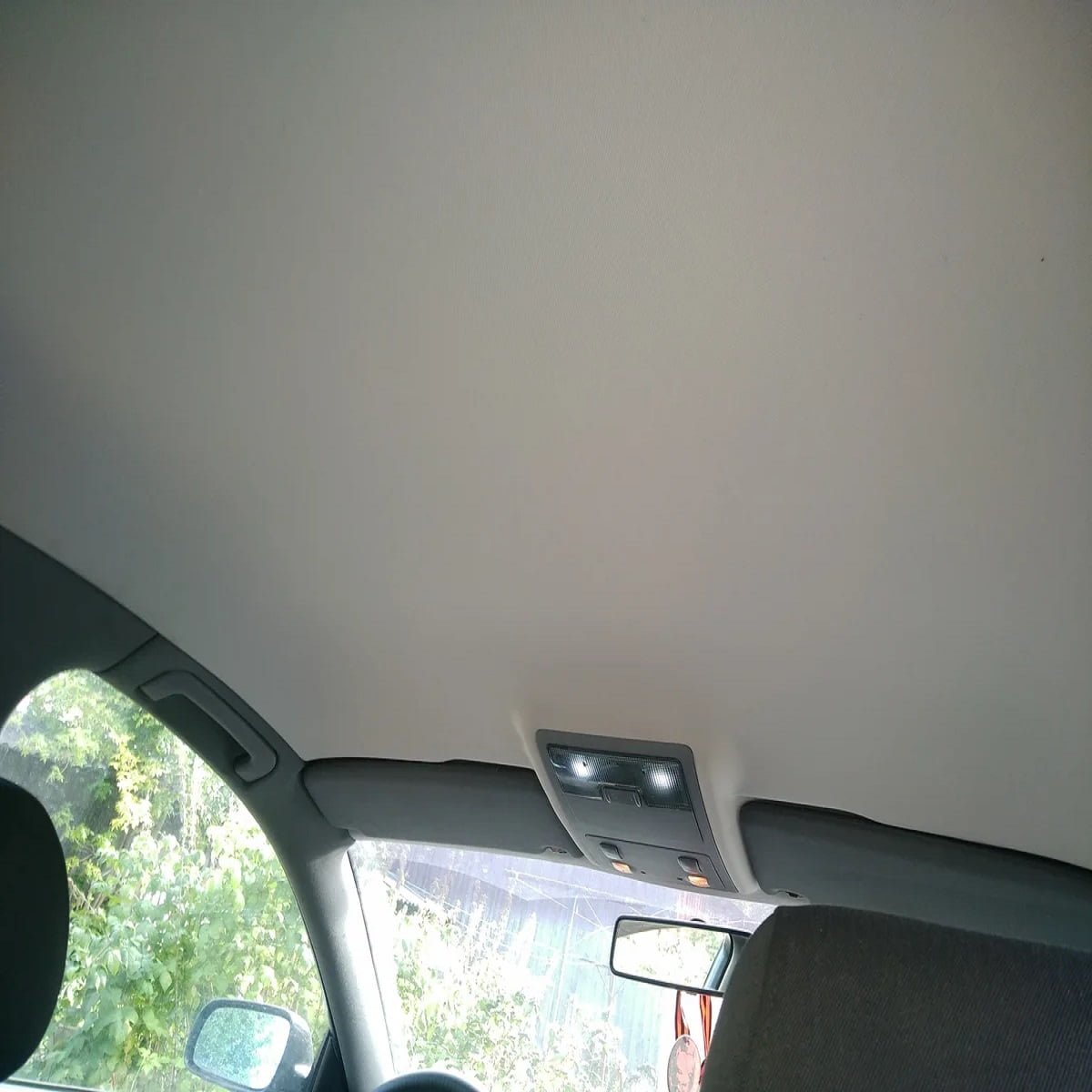 030520246634f5b662719.jpeg Material pentru reconditionare plafon auto, material textil cu spate buretat, culoare Gri Deschis, dimensiune 2m x 1,50m - imagine 1